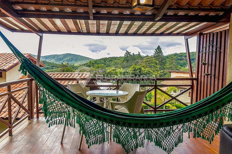Apartamento com 2 quartos e vista para montanhas em Guaramir